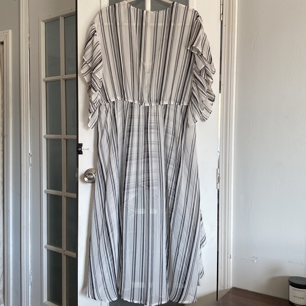Cato women’s black and white striped high low duster - Picture 5 of 5